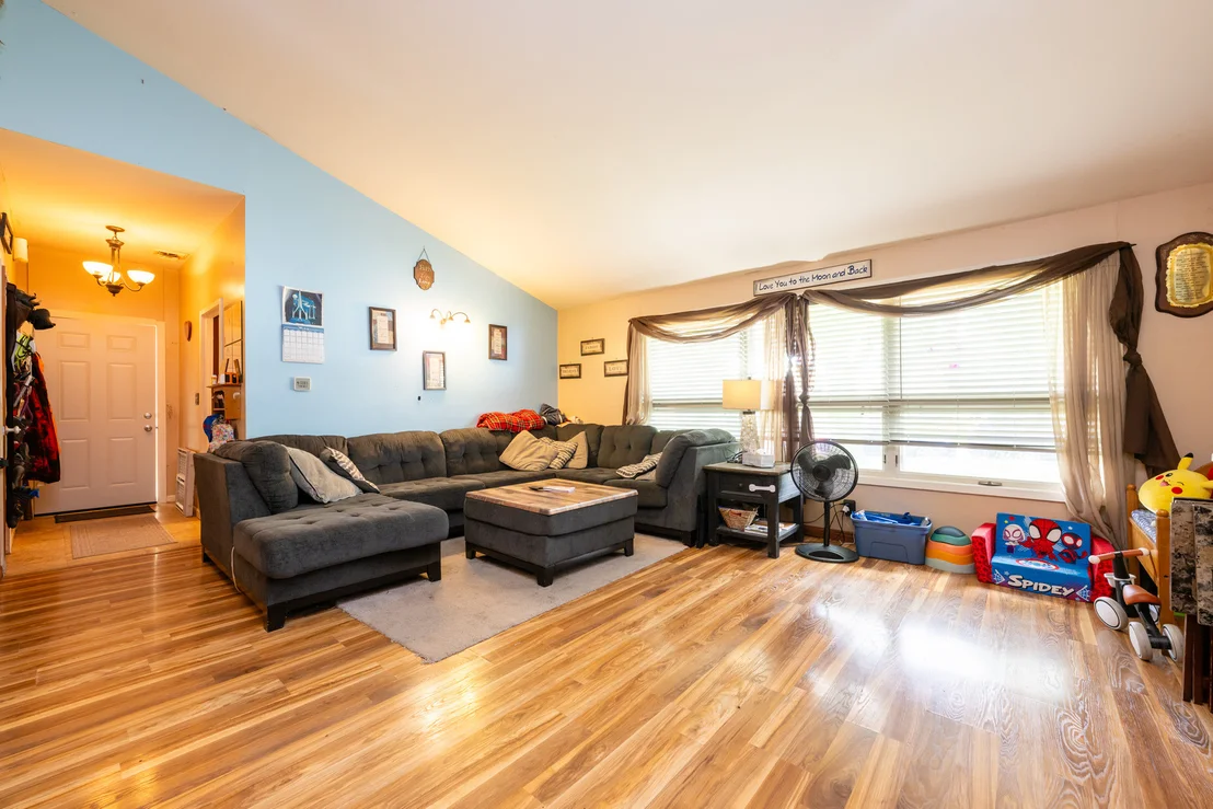 Photo of 1521 Golfview Road