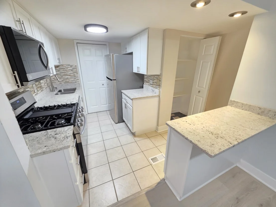 Photo of Unit A at 1950 Kenilworth Circle