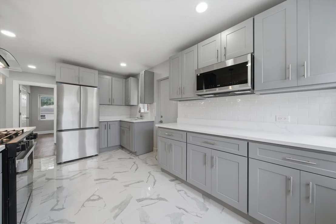 Photo of 433 W 100TH Street