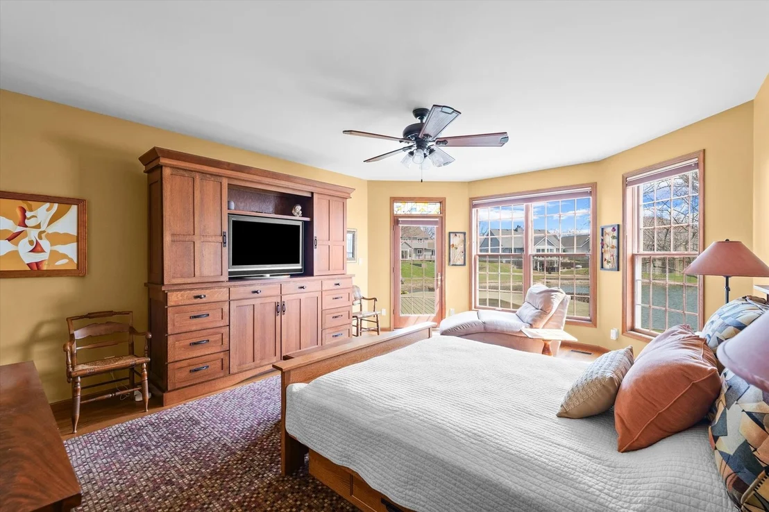 Photo of 2204 Edgewater Place