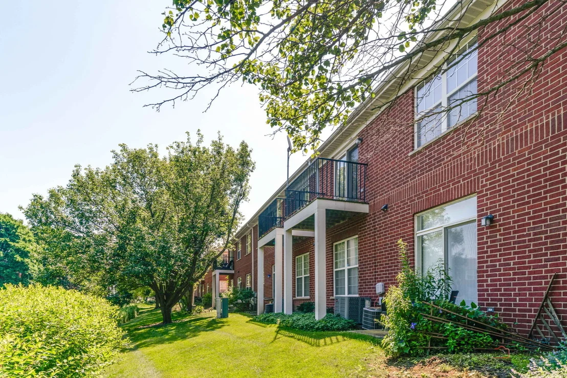 Photo of 1002 Kensington Drive