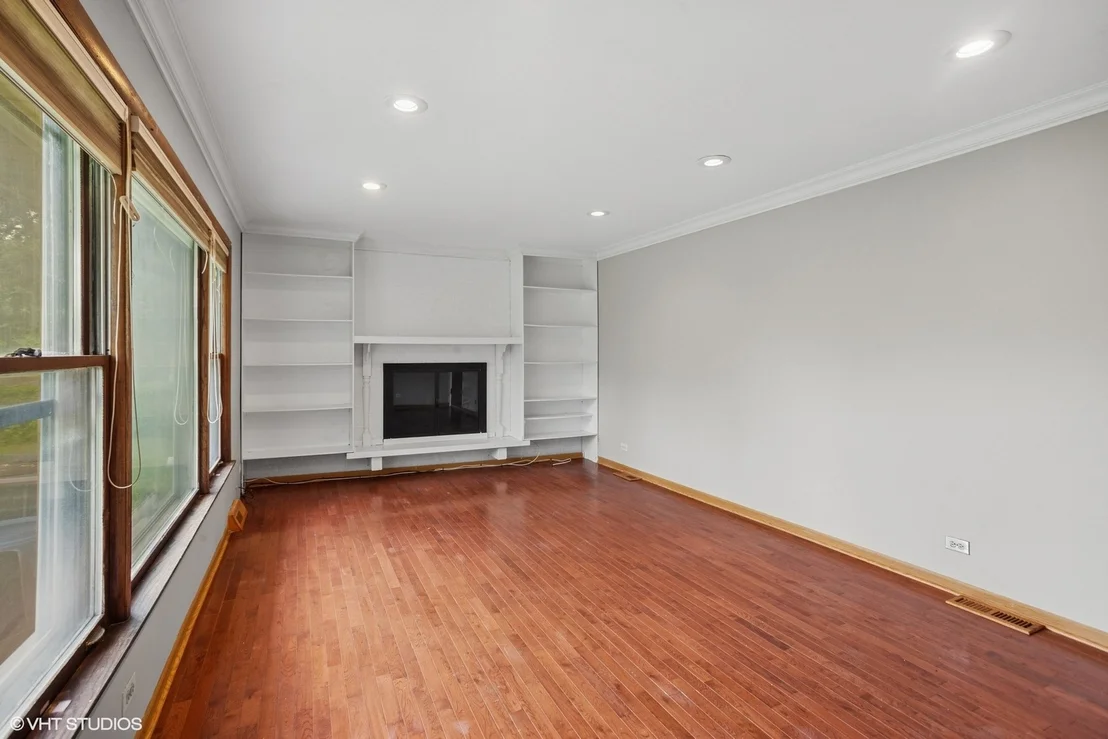 Photo of 33 W Wise Road