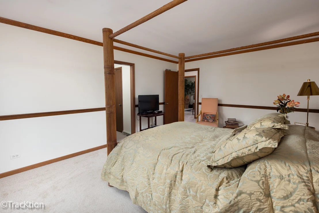 Photo of 1229 W Bauer Road