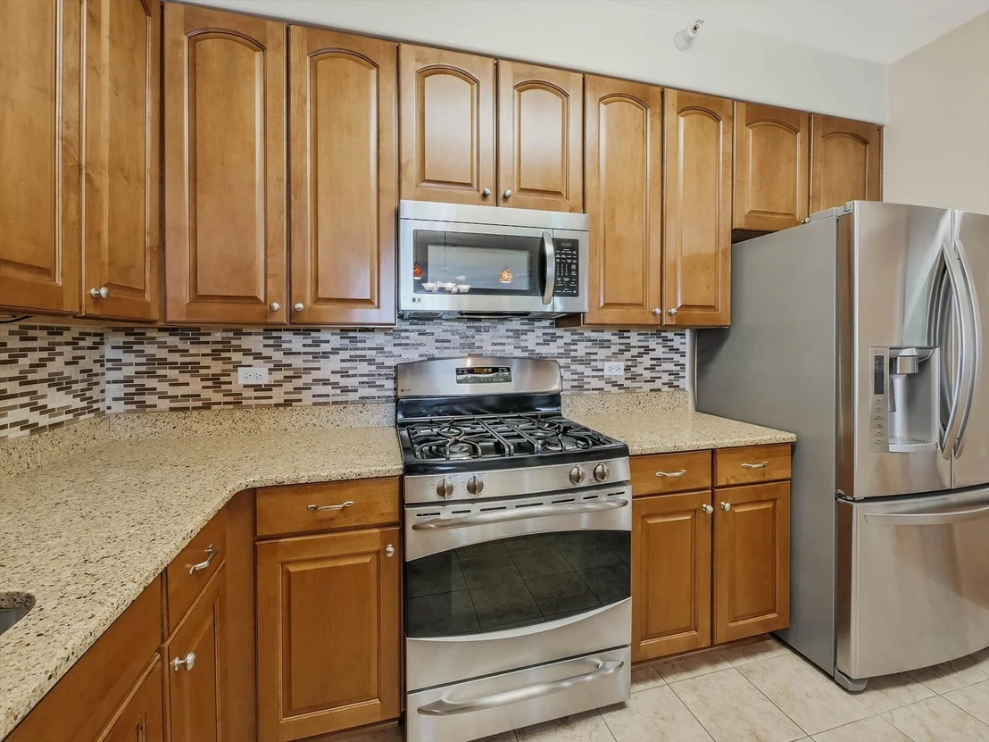 Photo of Unit 403 at 1 Itasca Place