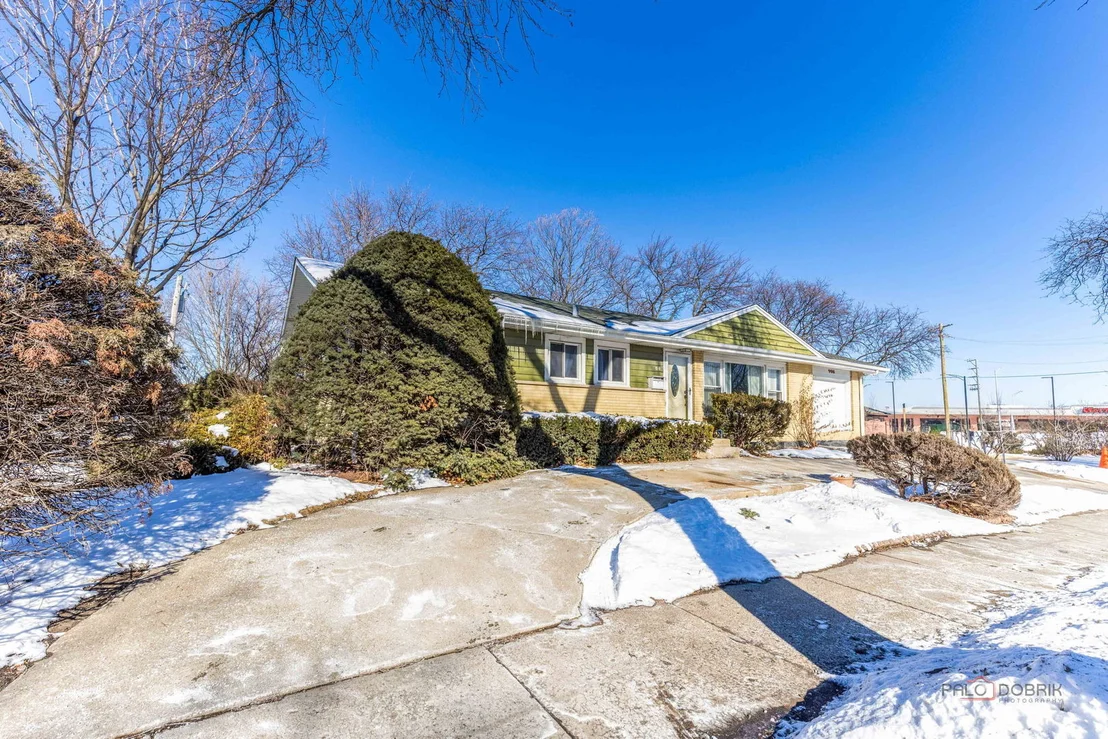 Photo of 908 E Central Road