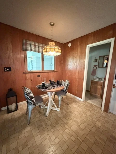Photo of 1100 Meadowview Drive