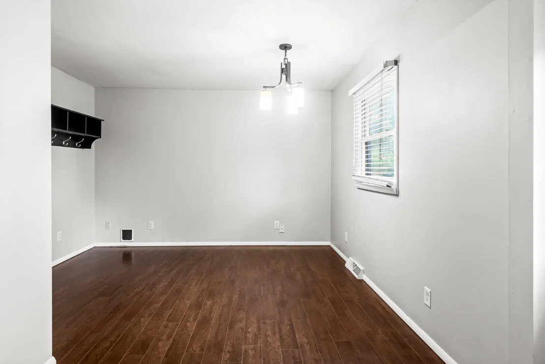Photo of 816 Mayflower Avenue