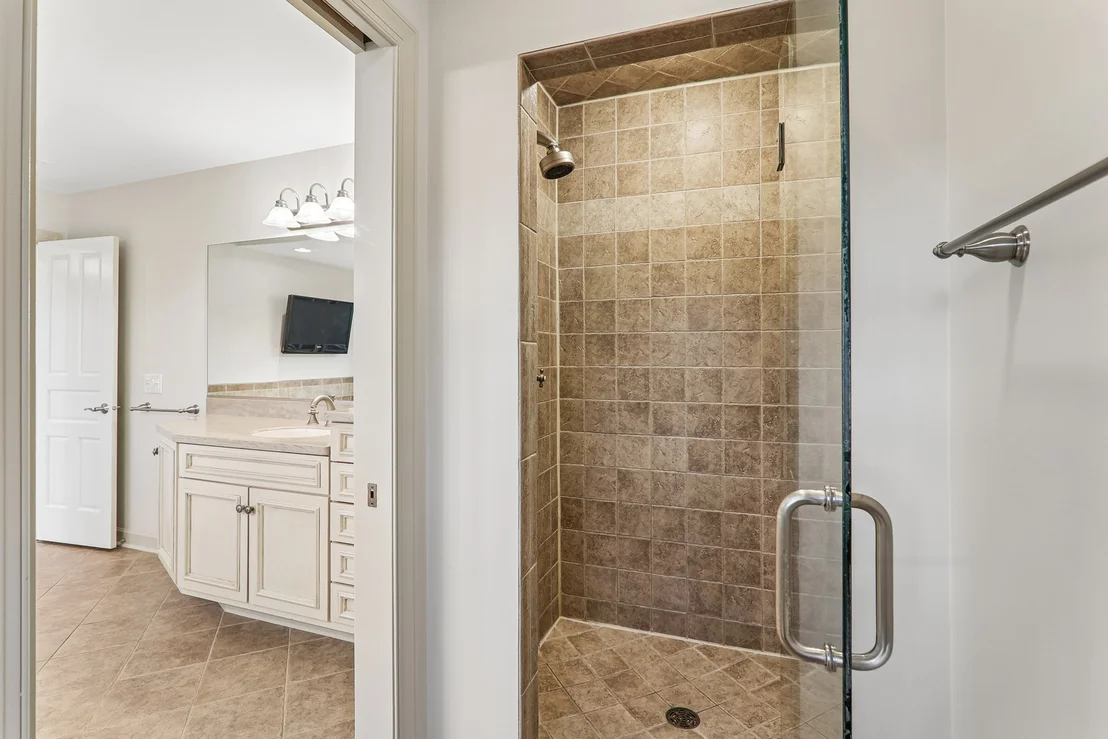 Photo of 385 Valley Way