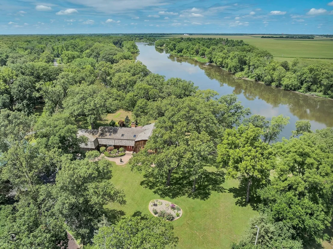 Photo of 864 Ash Drive