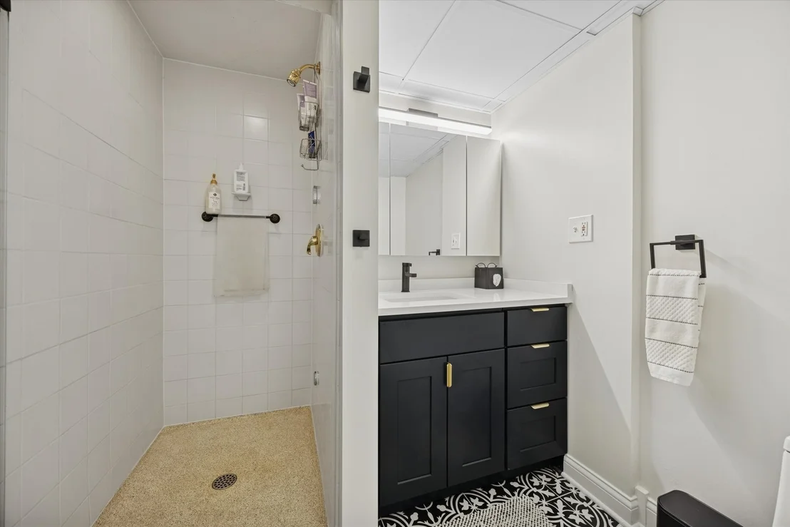 Photo of 176 Riverside Road