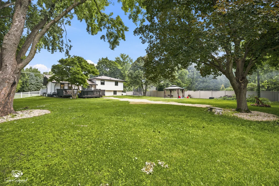 Photo of 11S528 Book Road