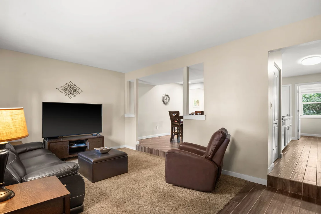 Photo of 13 Dumbarton Oaks Place
