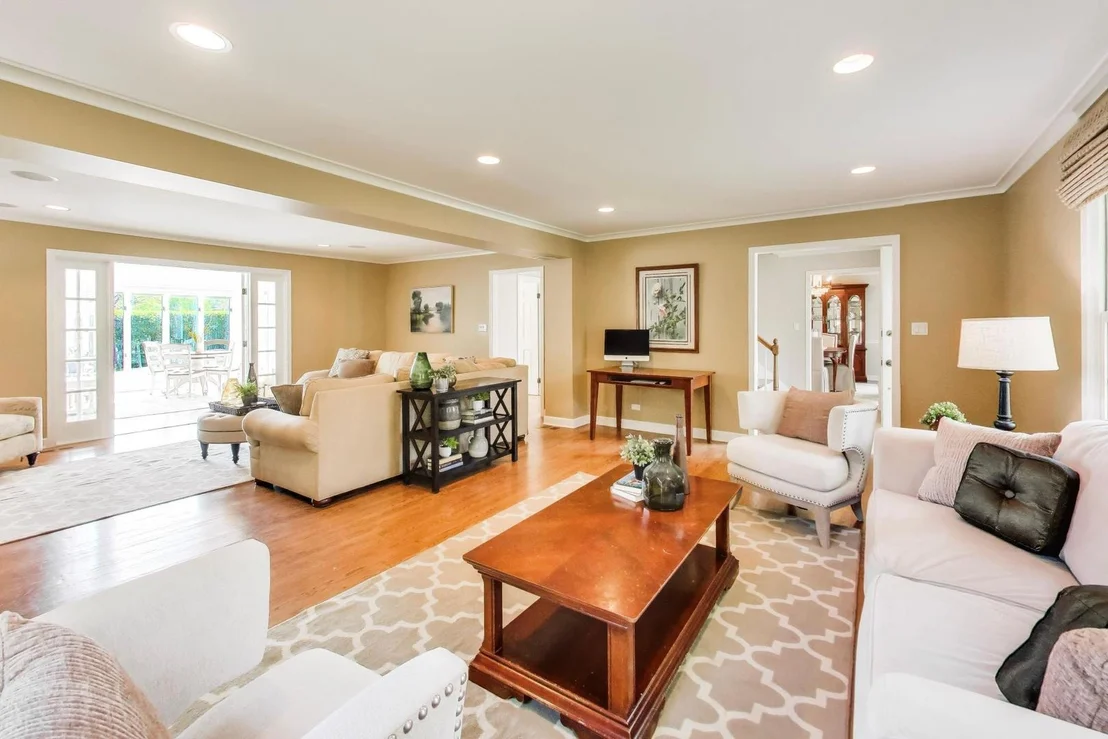 Photo of 363 Anjou Drive