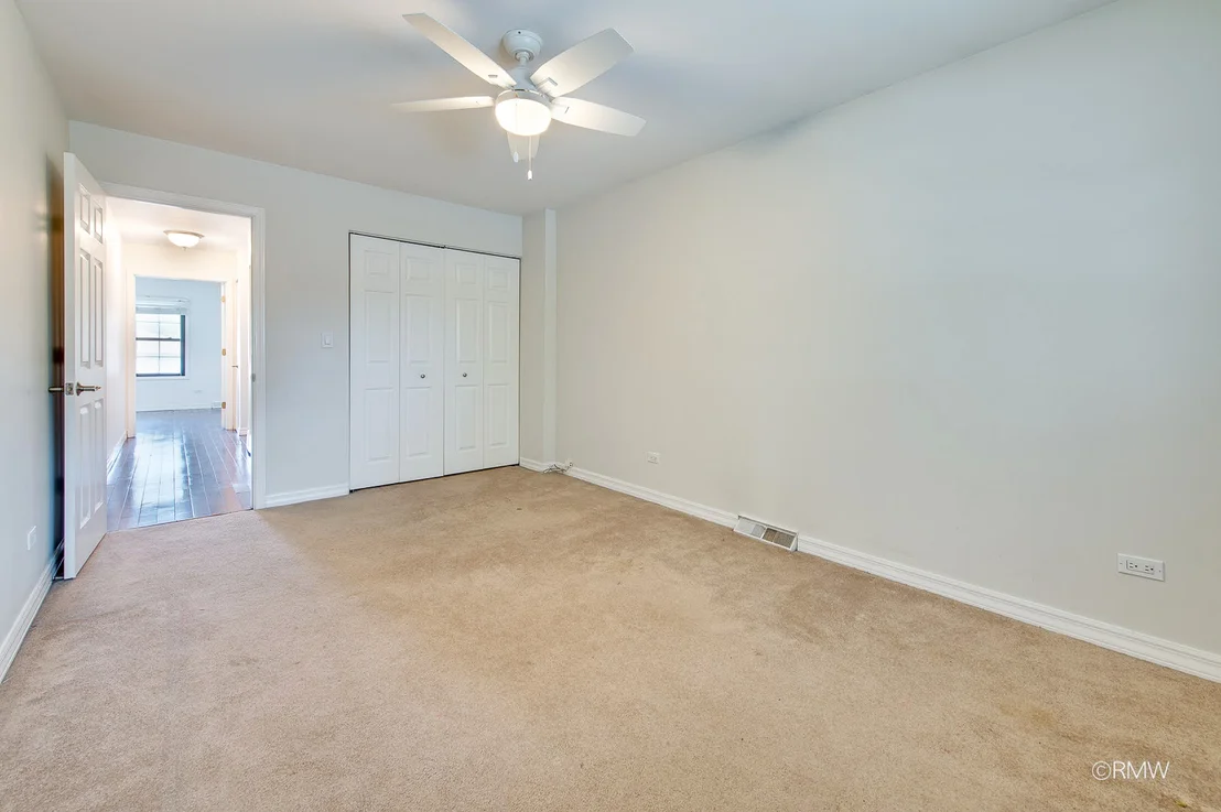 Photo of 1233 N Hickory Trail