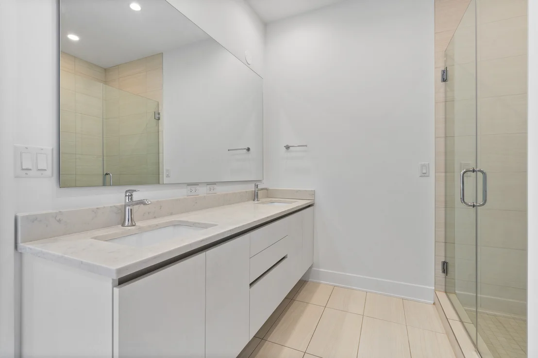 Photo of Unit 406 at 6 N Bishop Street