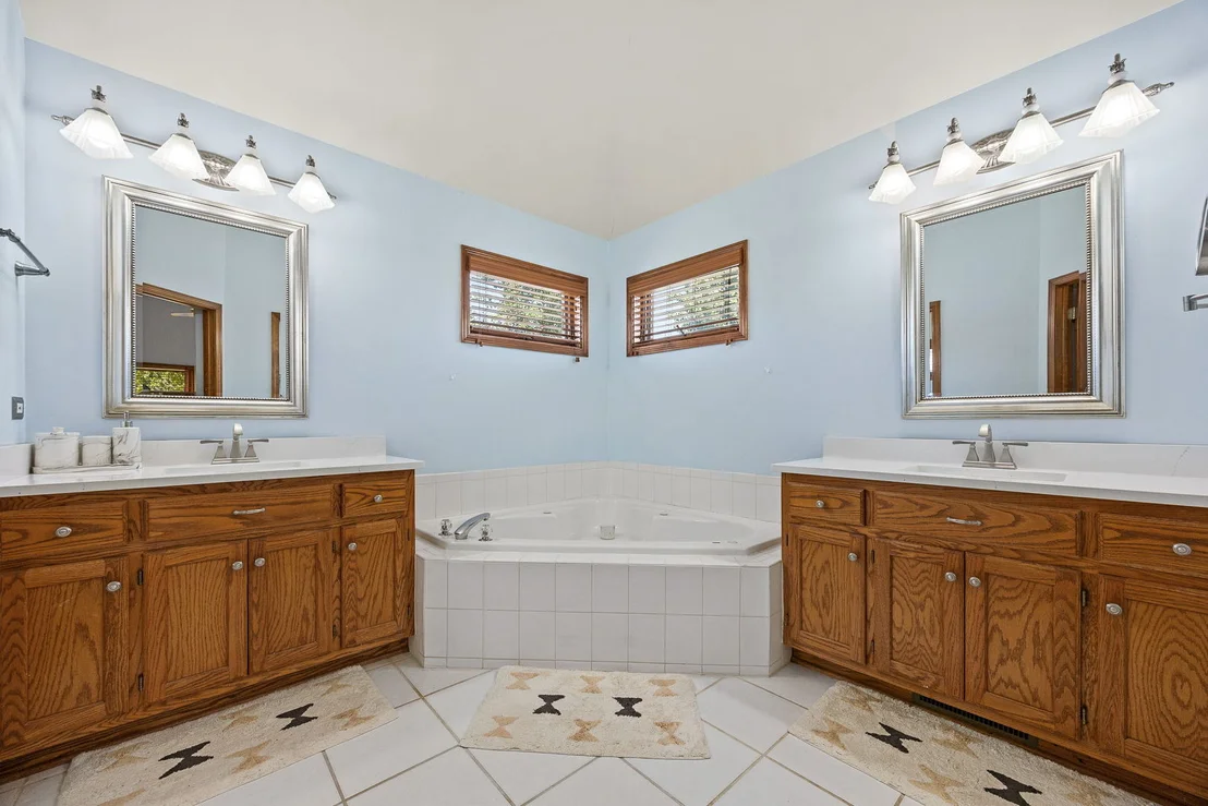Photo of 452 Windsor Drive