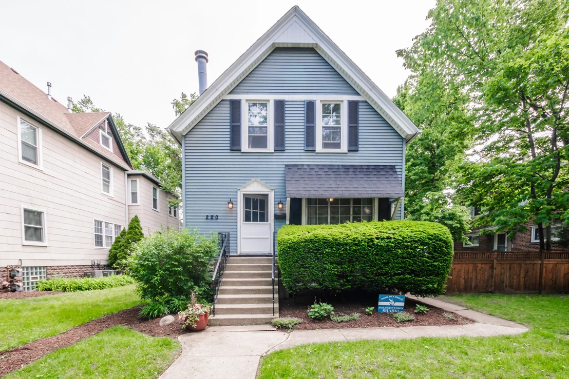 Photo of 220 ELGIN Avenue