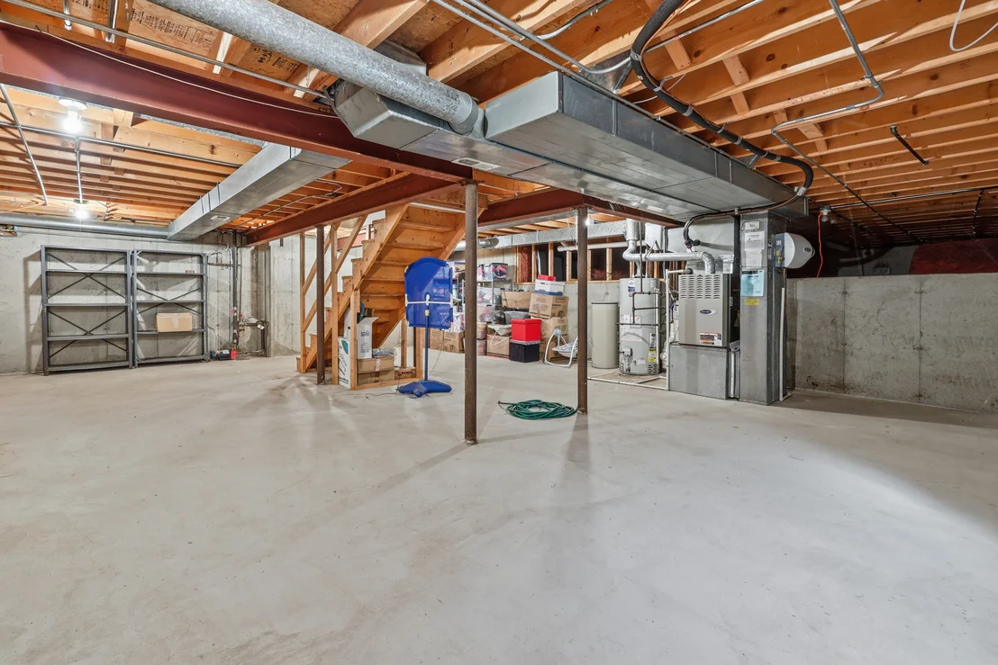 Photo of 655 Crest Drive