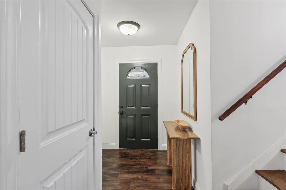 Photo of 905 Stratford Drive