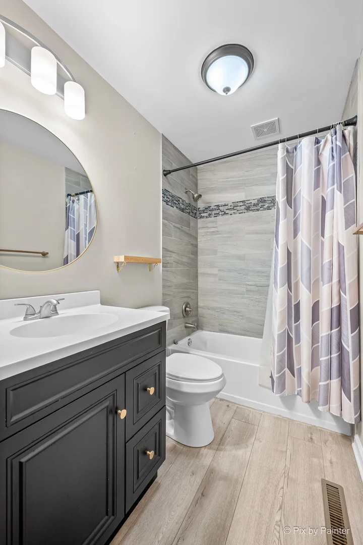 Photo of 2408 W Fairview Lane