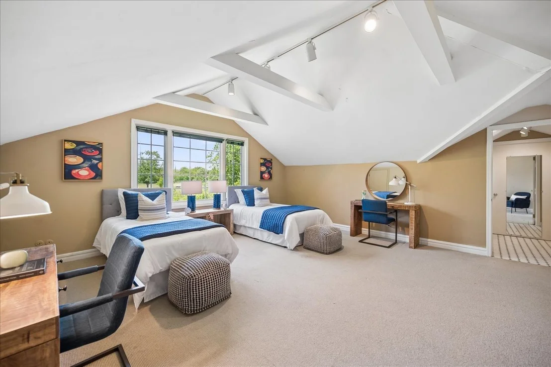 Photo of 1372 Sunview Lane