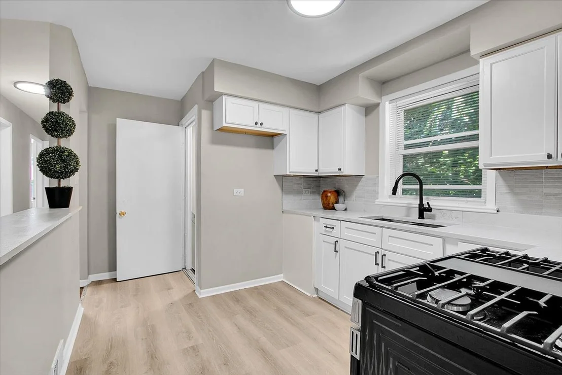 Photo of 659 W 129th Place