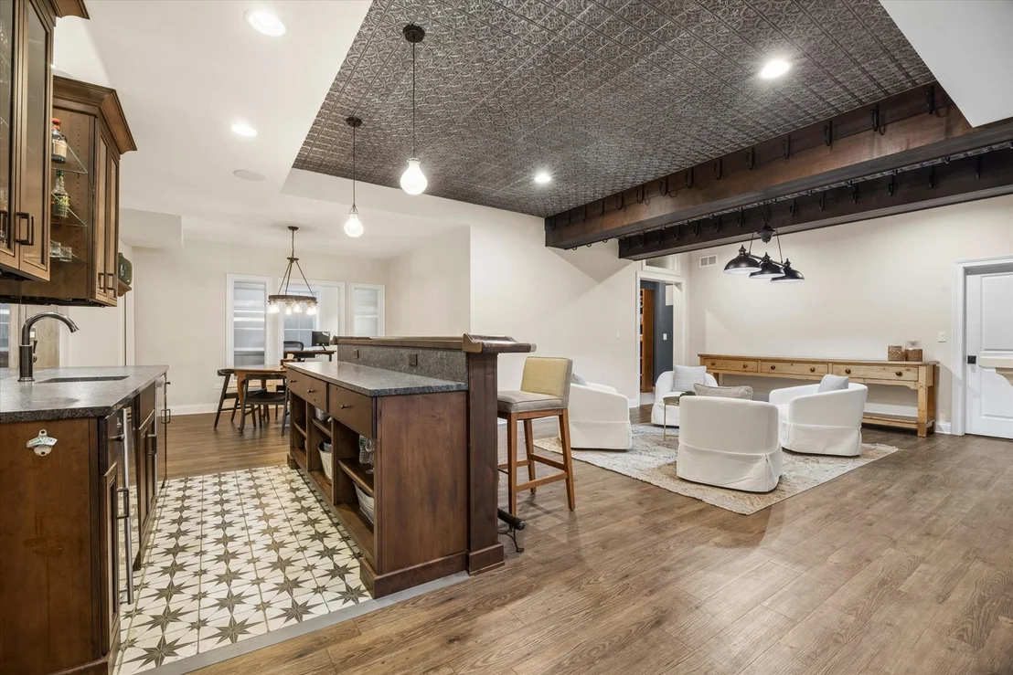 Photo of 1561 Hawthorne Lane