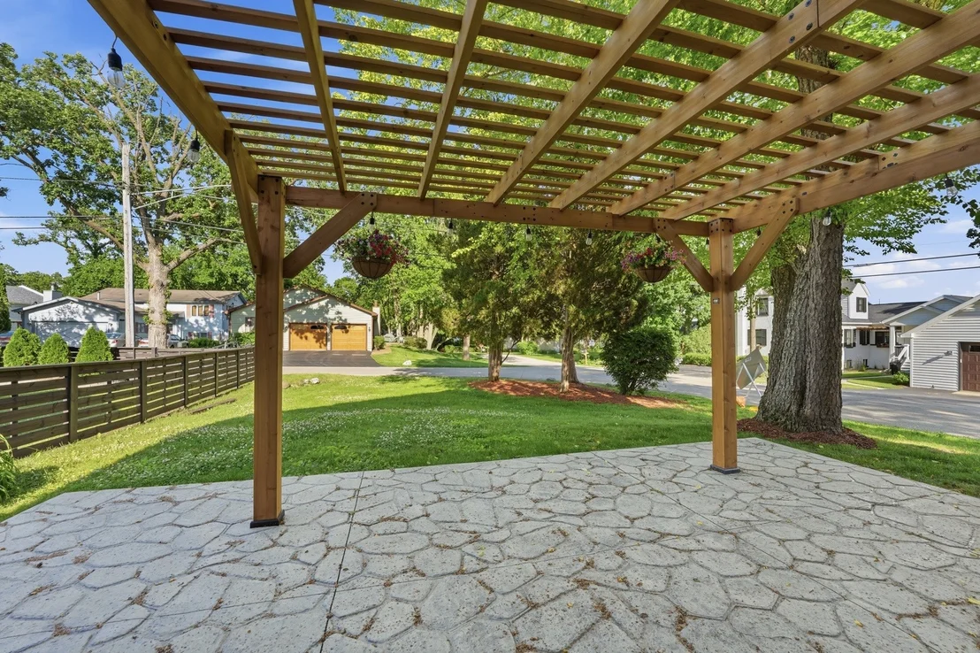 Photo of 136 edgewater Drive