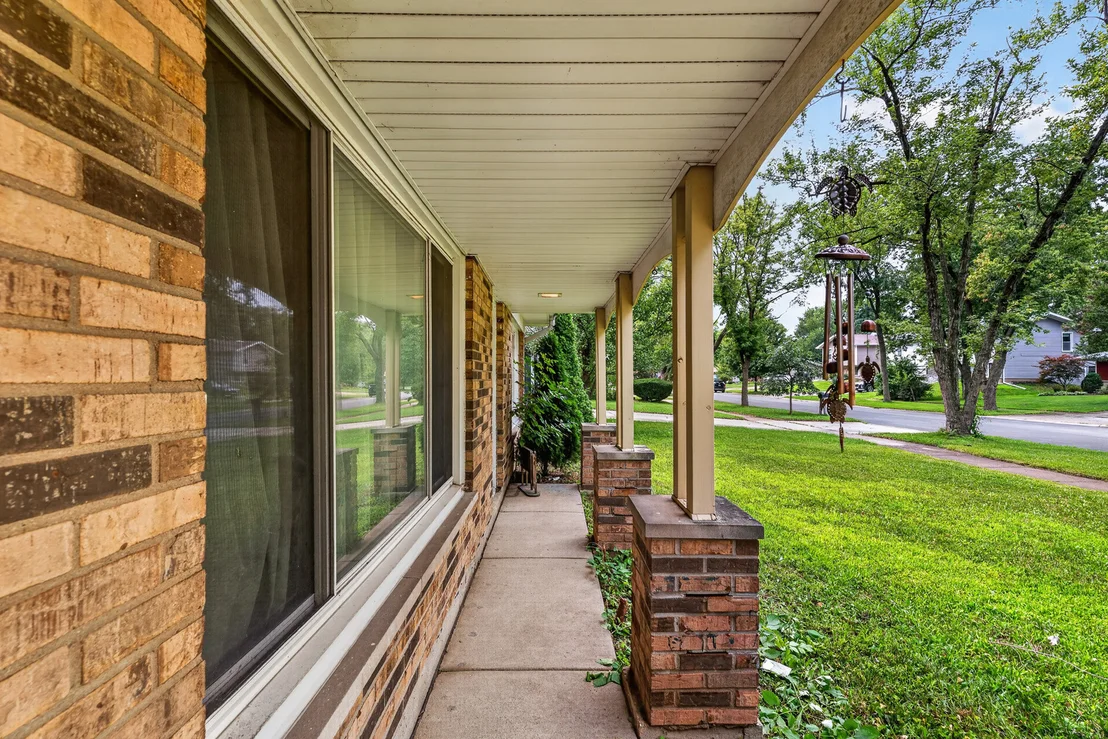 Photo of 140 Tamarack Drive
