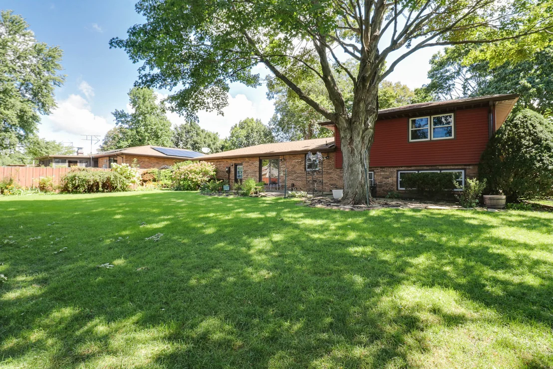 Photo of 1113 Andover Street
