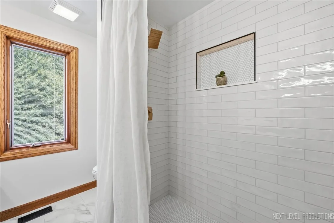 Photo of 3663 Wolf Road