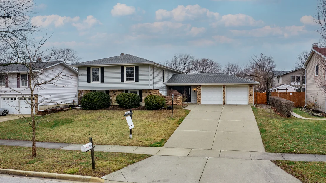 Photo of 205 Edgebrook Drive