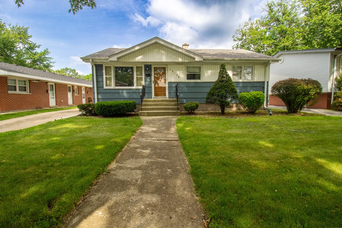 Photo of 18538 Oak Avenue