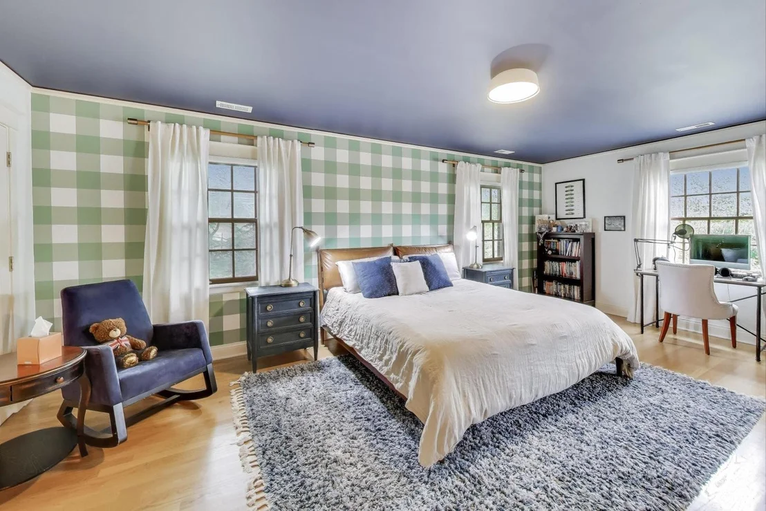 Photo of 547 JACKSON Avenue