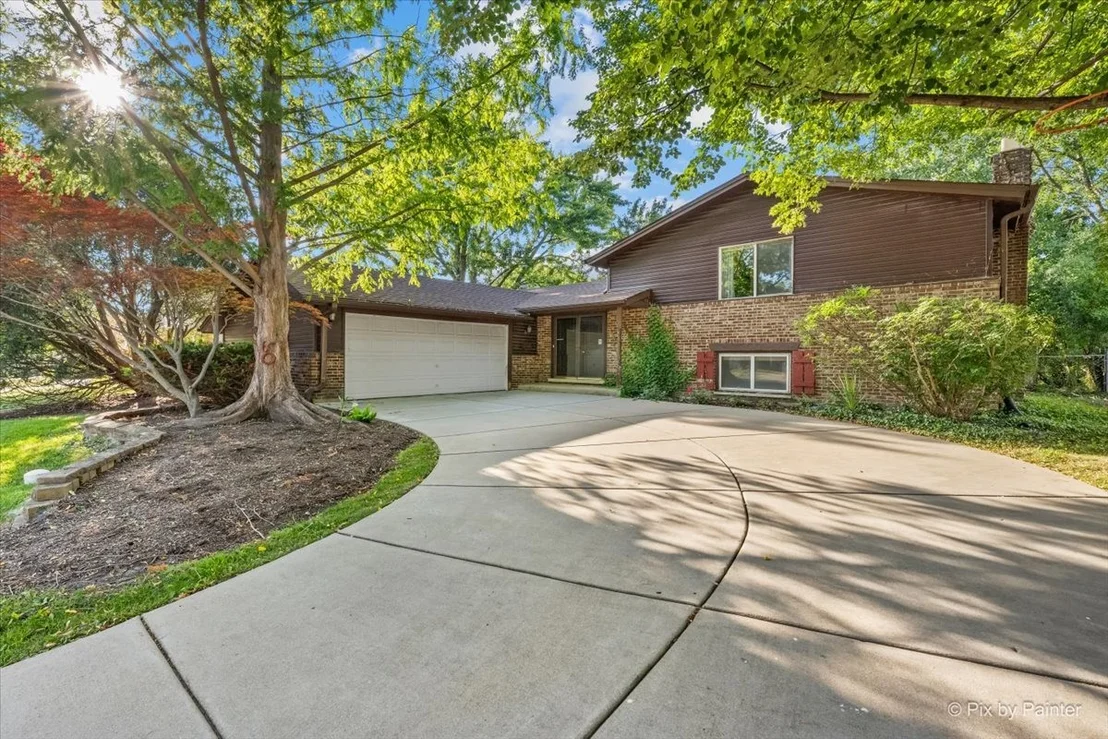 Photo of 602 E Hackberry Drive