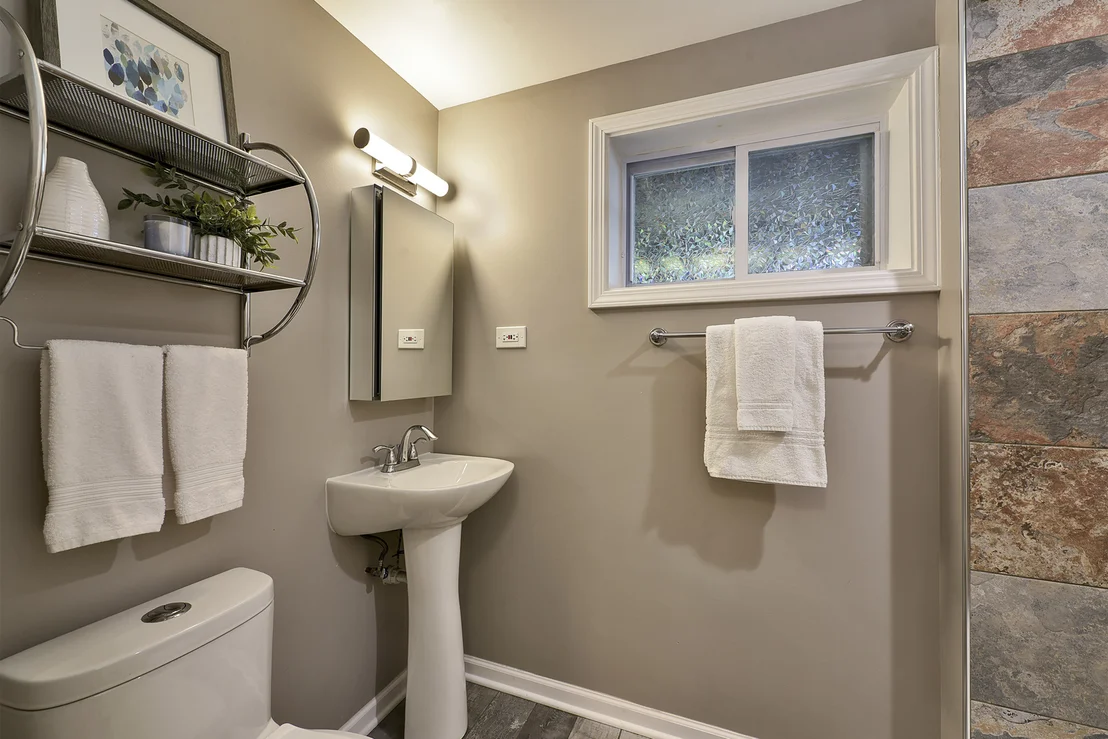 Photo of 1328 Cabot Lane