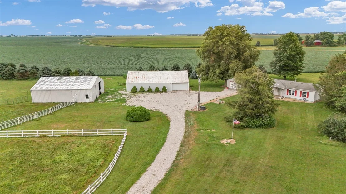 Photo of 425 County Road 1575 E