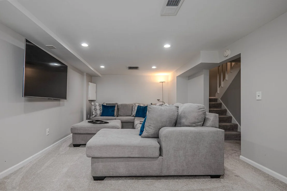 Photo of 585 Sharon Way