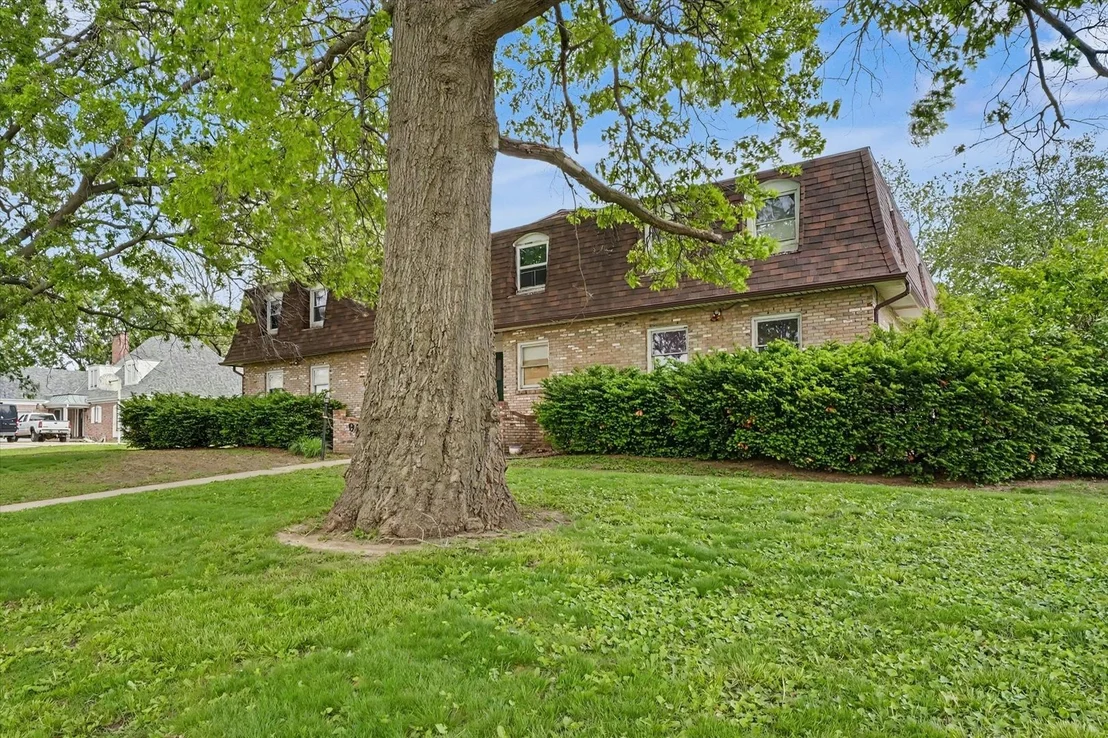 Photo of Unit 14 at 912 Crescent Drive