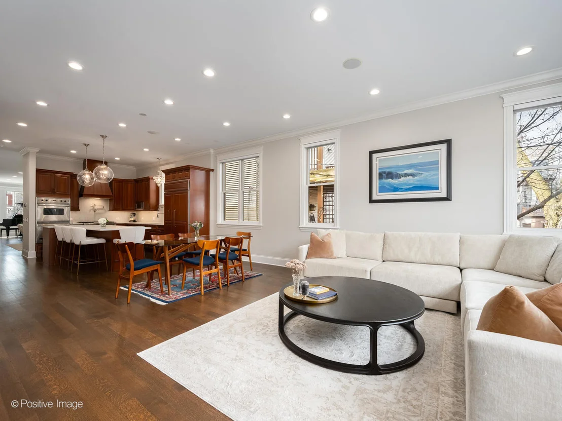 Photo of 1532 W Wolfram Street