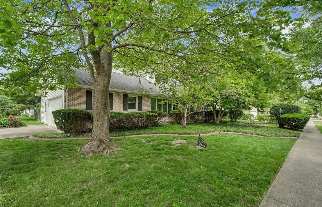 Photo of 204 E Willard Street