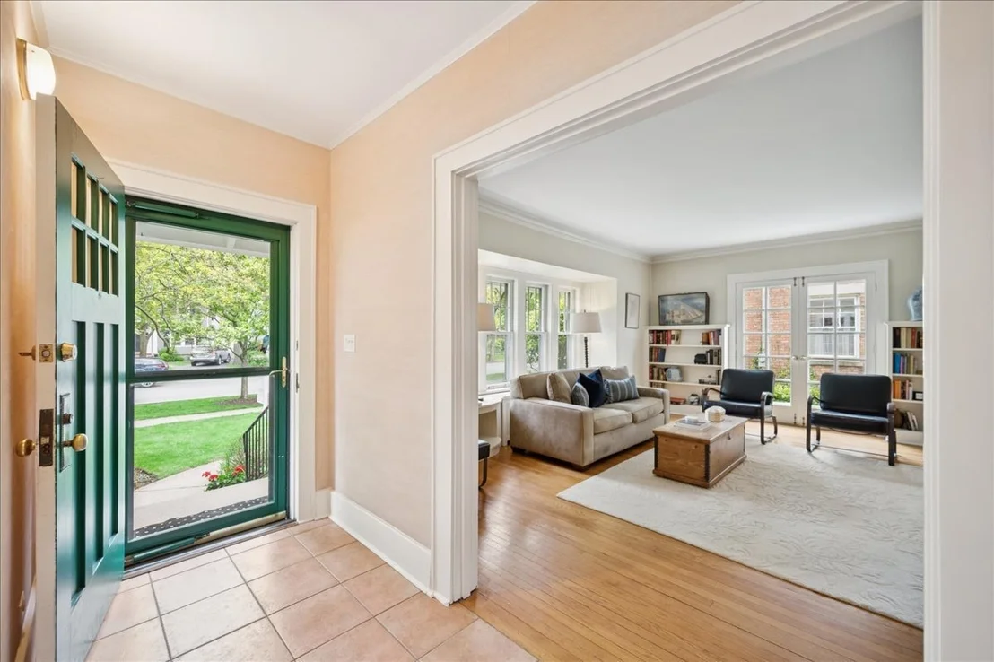 Photo of 972 Elm Street