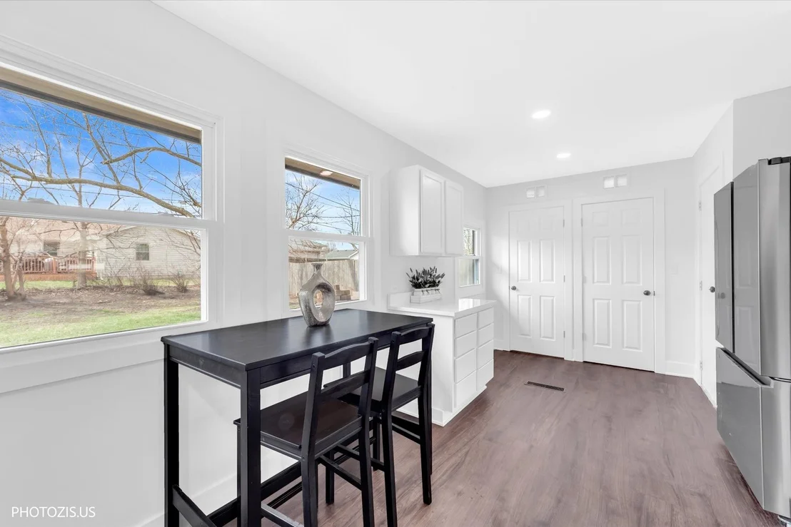 Photo of 115 Fairlane Drive