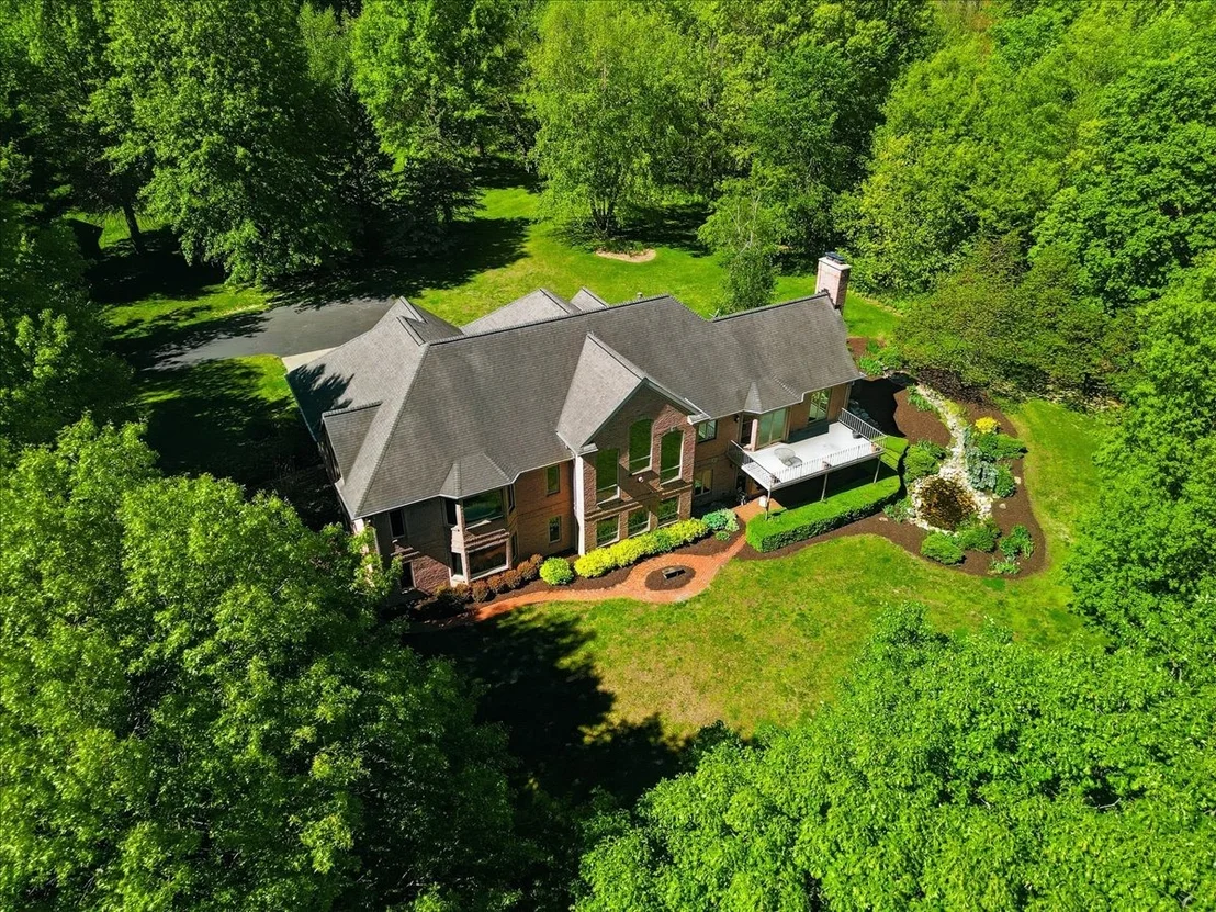Photo of 17619 Grandview Drive