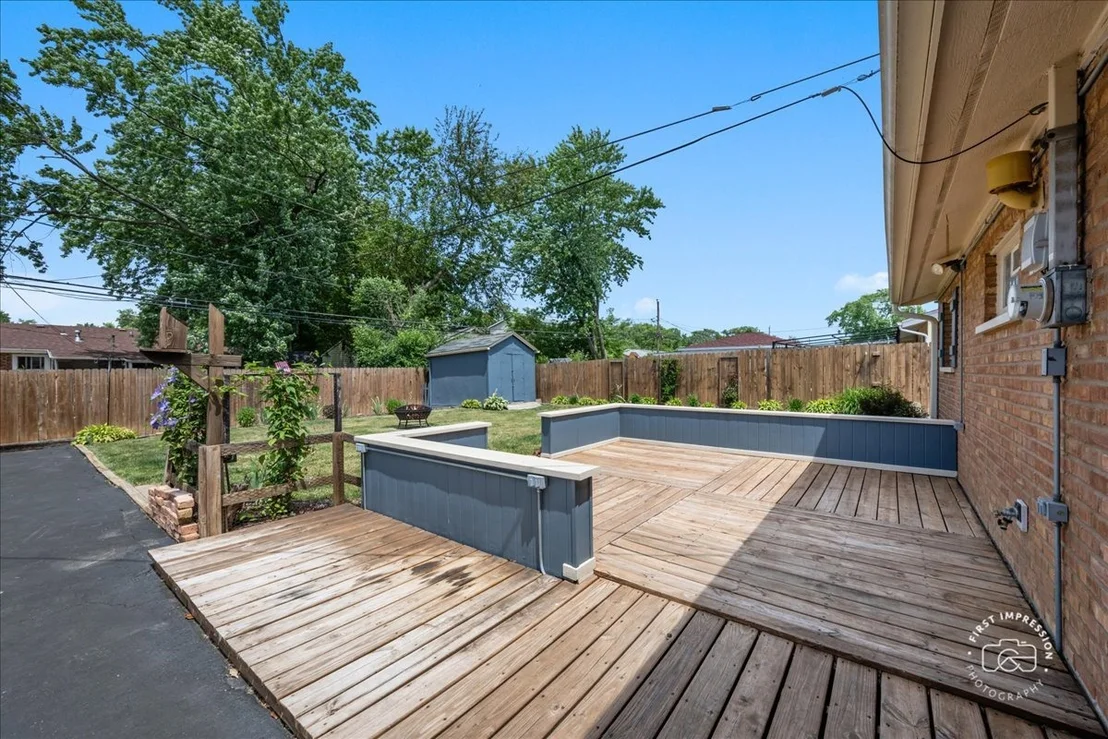 Photo of 220 Edgehill Drive