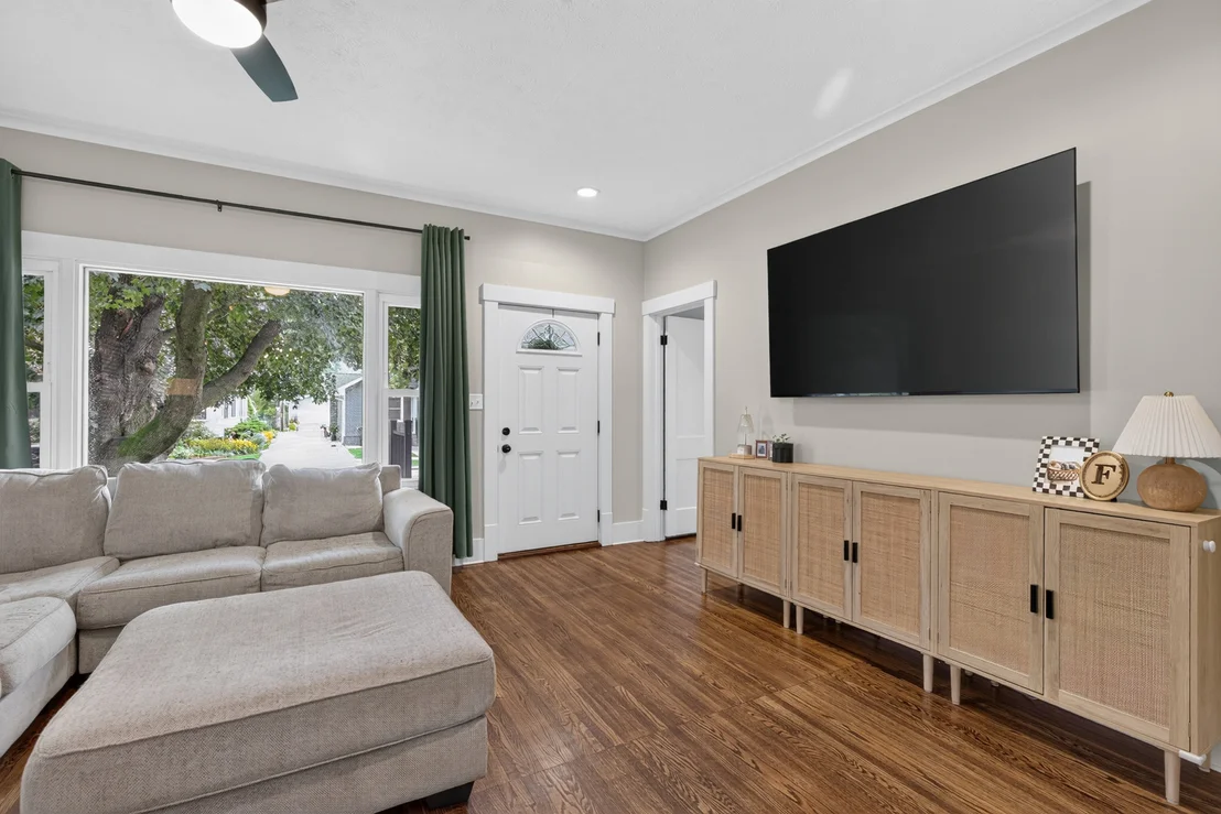 Photo of 1456 Birchlawn Place