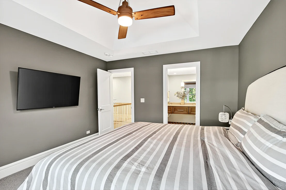 Photo of 827 Edgewater Parkway