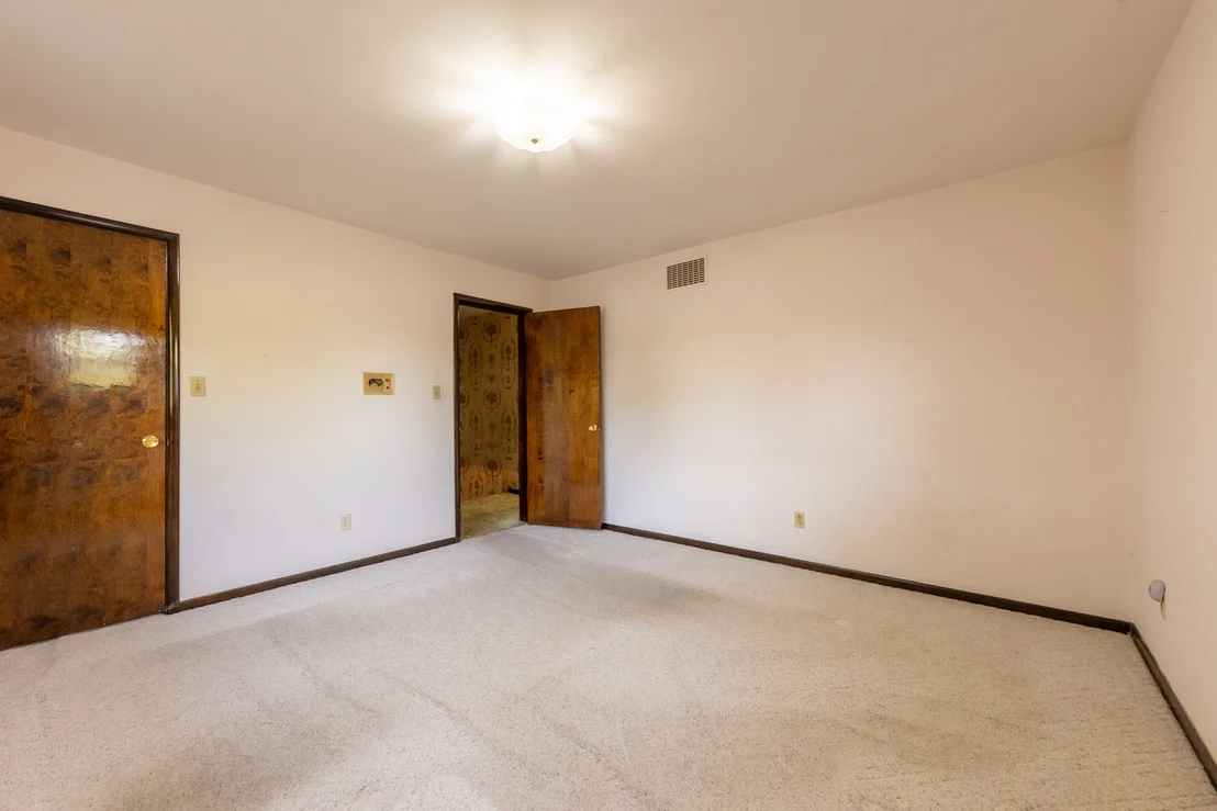 Photo of 801 Oakcrest Drive