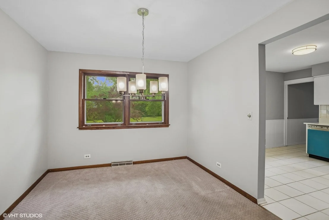 Photo of 33 W Wise Road
