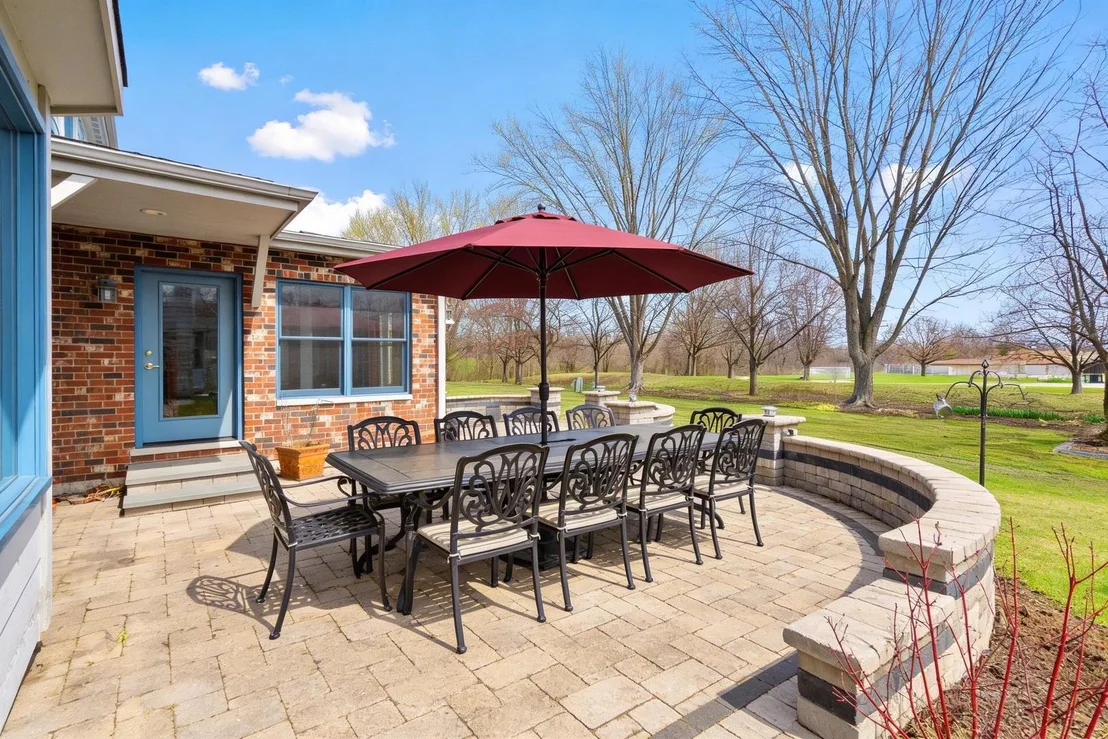 Photo of 225 Fairway Drive